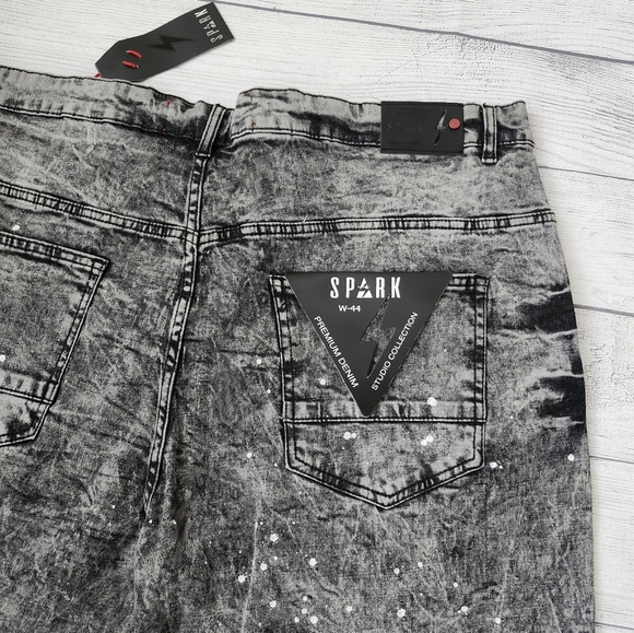 Big & Tall Men’s Distressed Ice Black Shorts. Skinny Fit - Picture 9 of 10